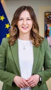 Claudia Bauer